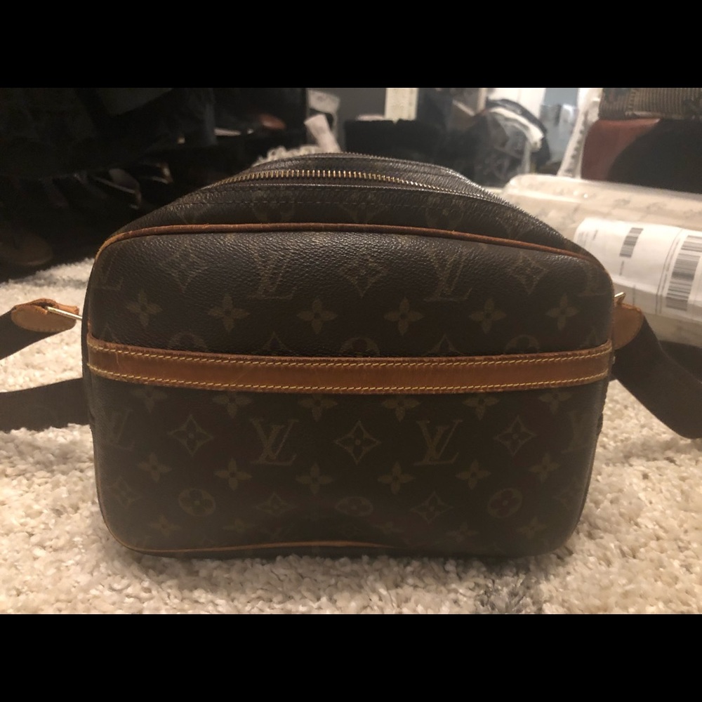 ☘️Authentic Louis Vuitton Crossbody ☘️
